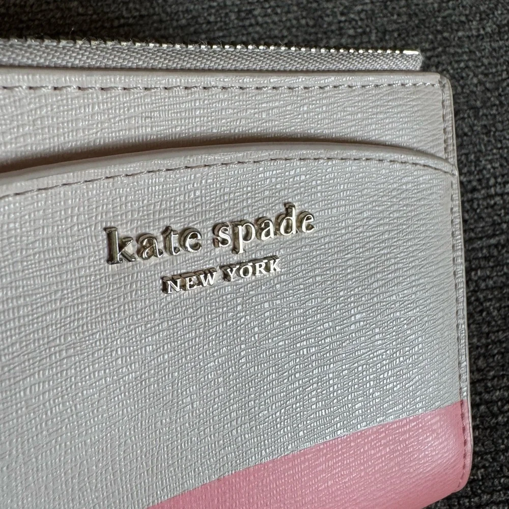 Disney X Kate Spade New York Clarabelle & Friends Small Bifold Wallet (Like New)